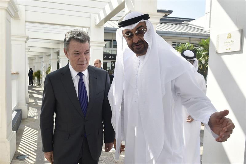  The president of Colombia looks for markets and investors in the Emirates