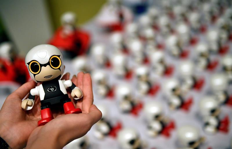  Toyota launches Kirobo Mini, a robot that revolutionizes human relations